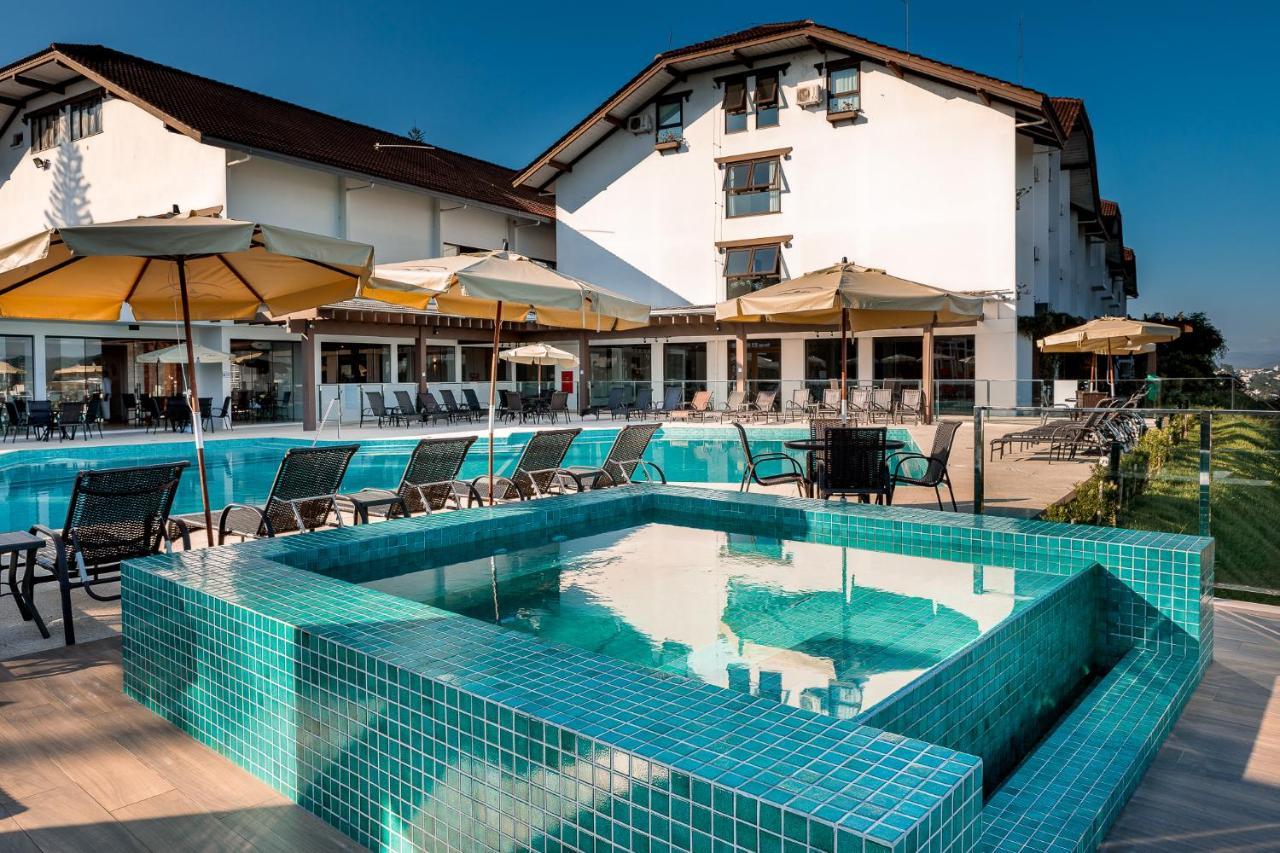 Monthez Hotel&Eventos Brusque Kültér fotó