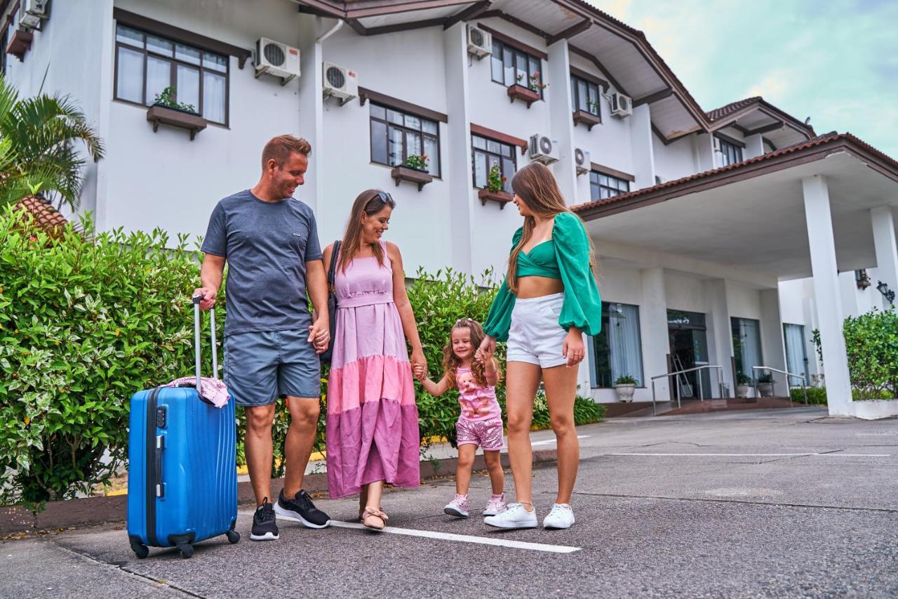 Monthez Hotel&Eventos Brusque Kültér fotó