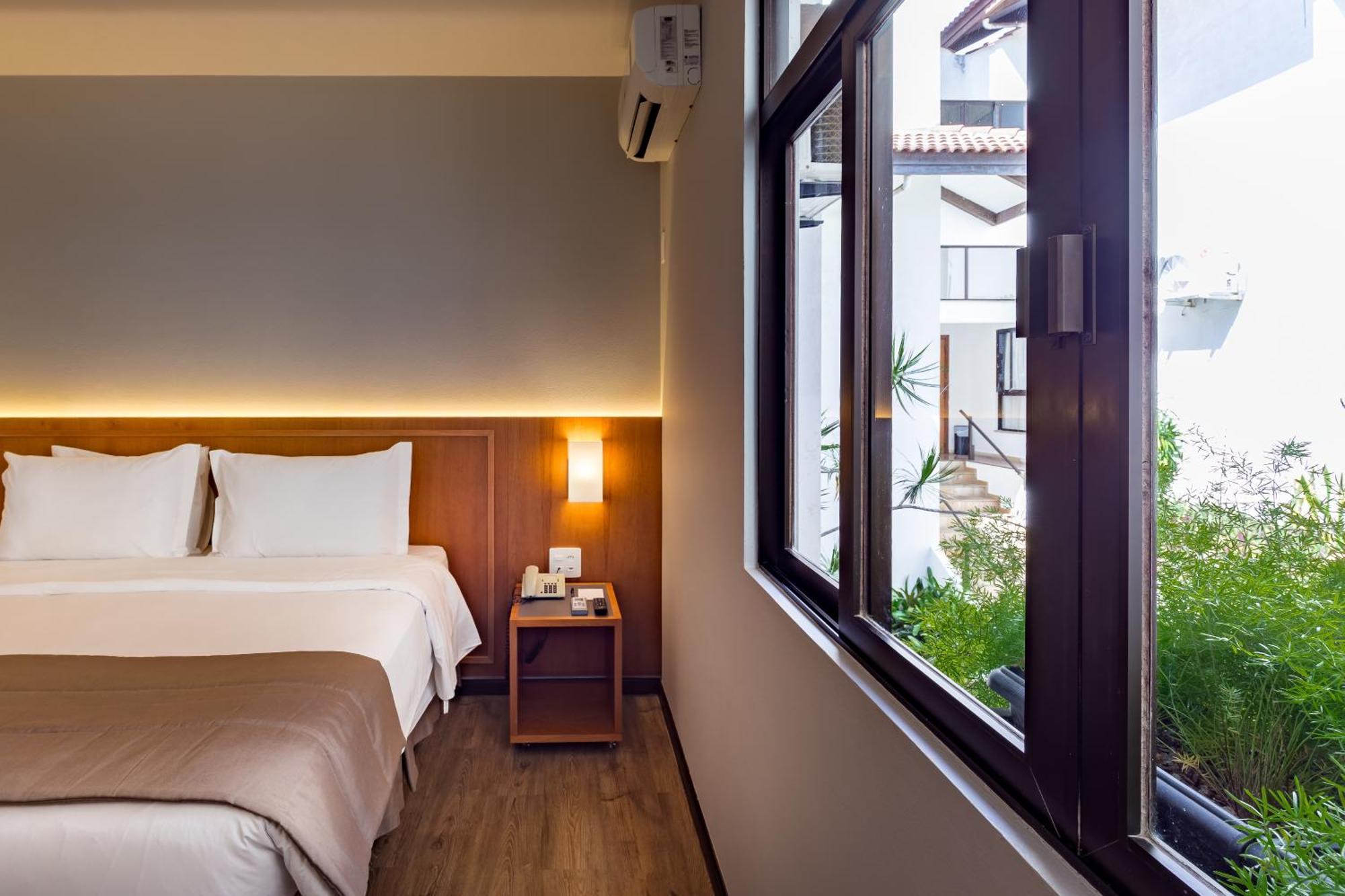 Monthez Hotel&Eventos Brusque Kültér fotó